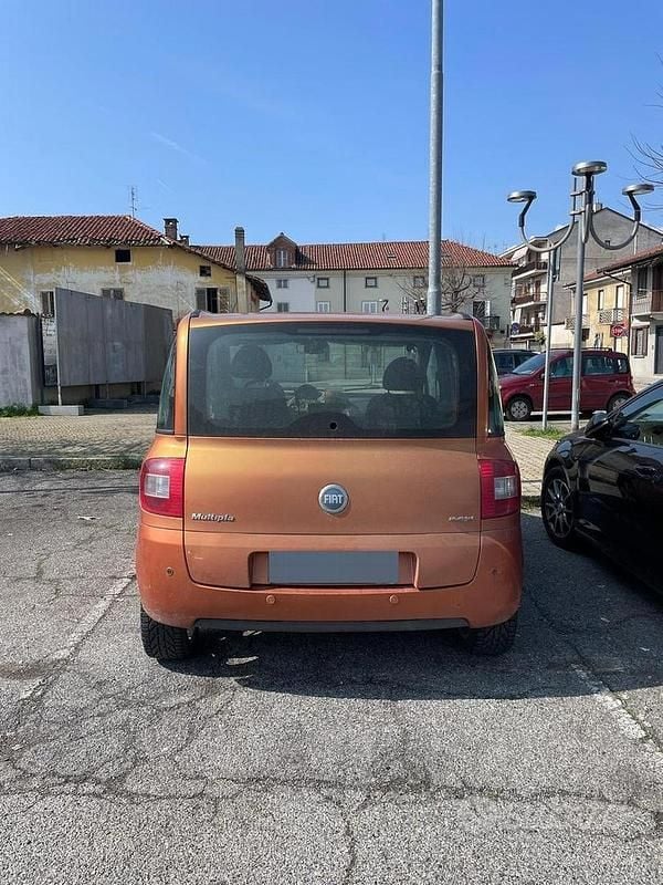 Usata Fiat Multipla 120 CV (88 kW) 2005 Monovolume