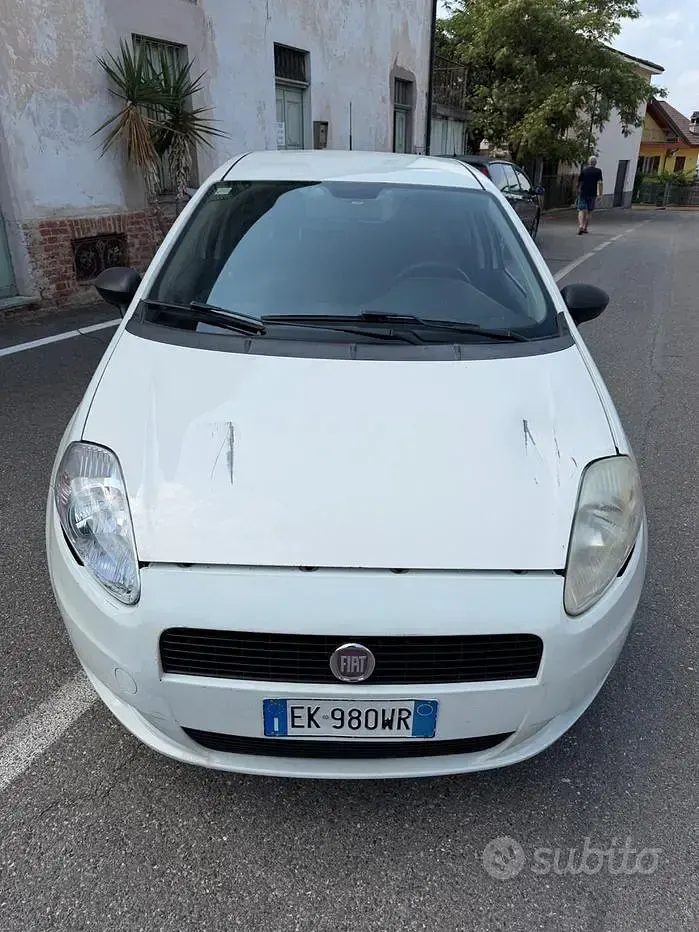 Usata Fiat Grande Punto 75 CV (55 kW) 2011 Bianco Utilitaria