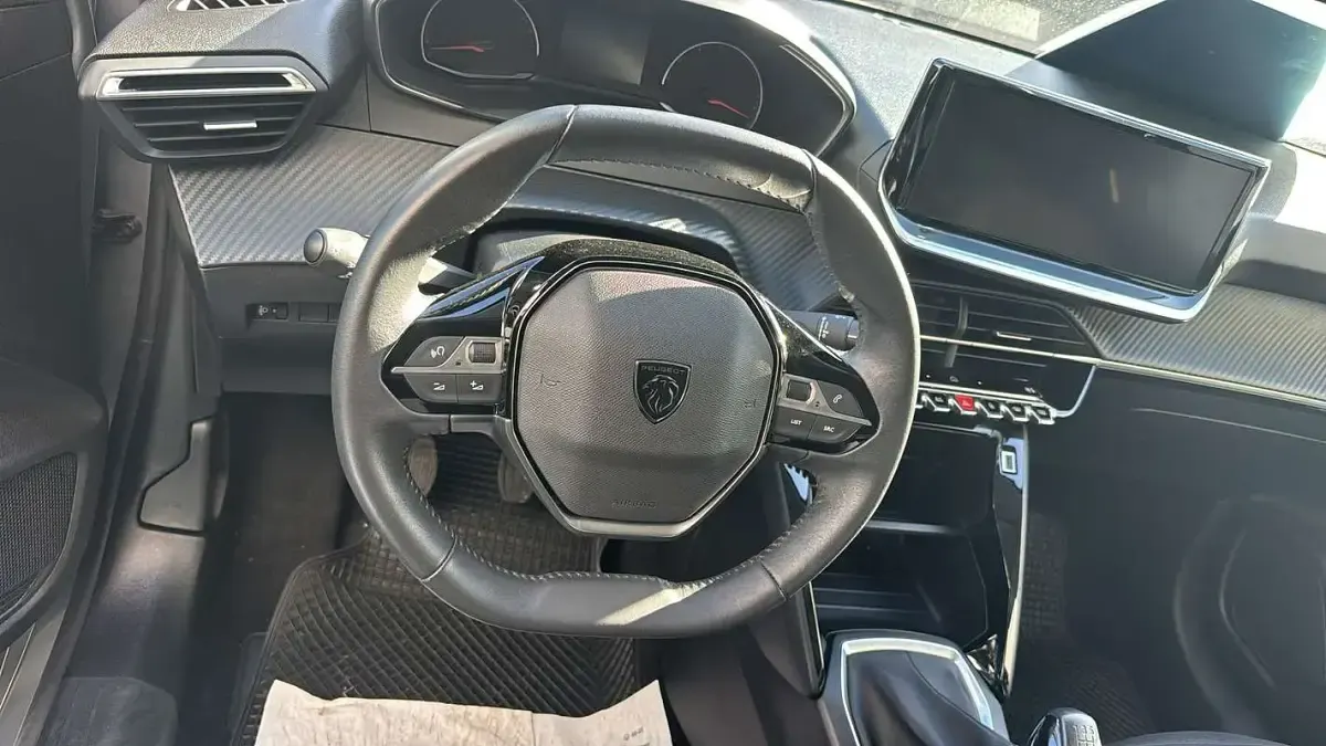 Usata Peugeot 208 Active 101 CV (74 kW) 2024 Grigio Utilitaria