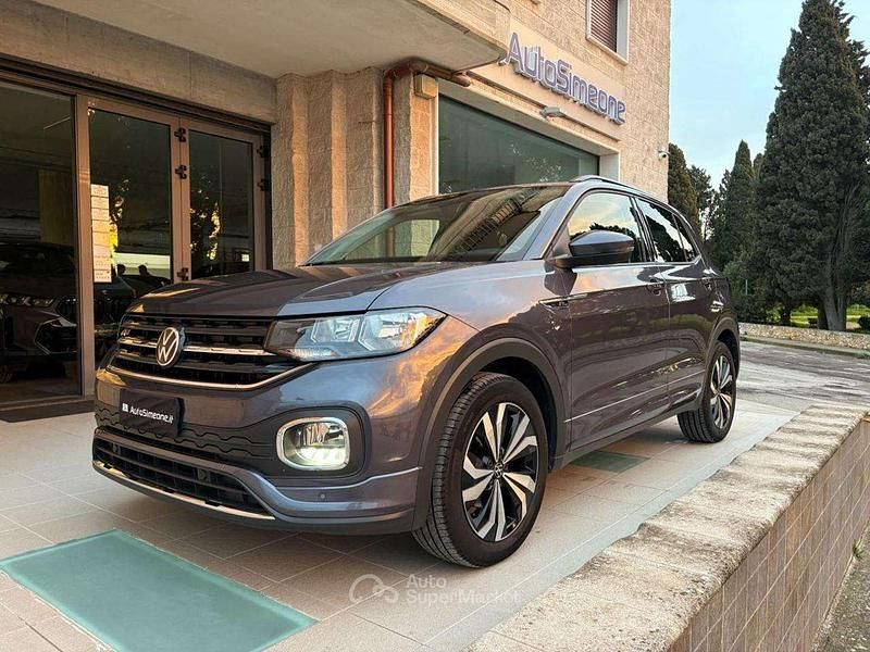 Usata VW T-Cross R-line 110 CV (80 kW) 2022 Grigio scuro SUV