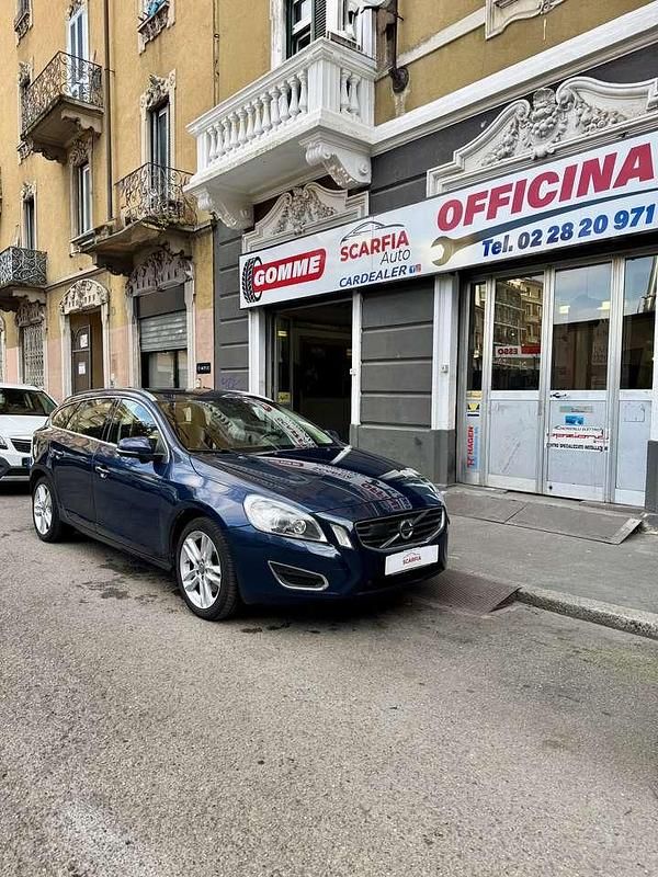 Usata Volvo V60 R-Design Momentum 114 CV (83 kW) 2013 Blu/azzurro Station wagon