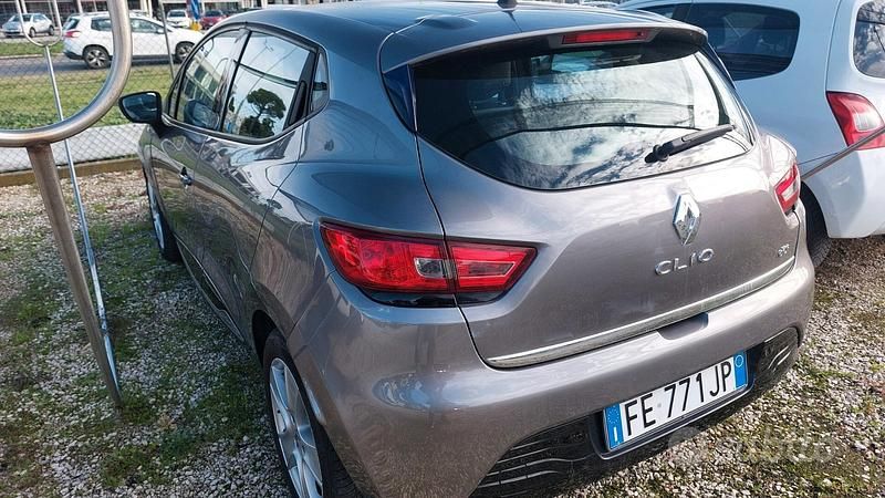 Usata Renault Clio IV Zen 75 CV (55 kW) 2016 Grigio Berlina