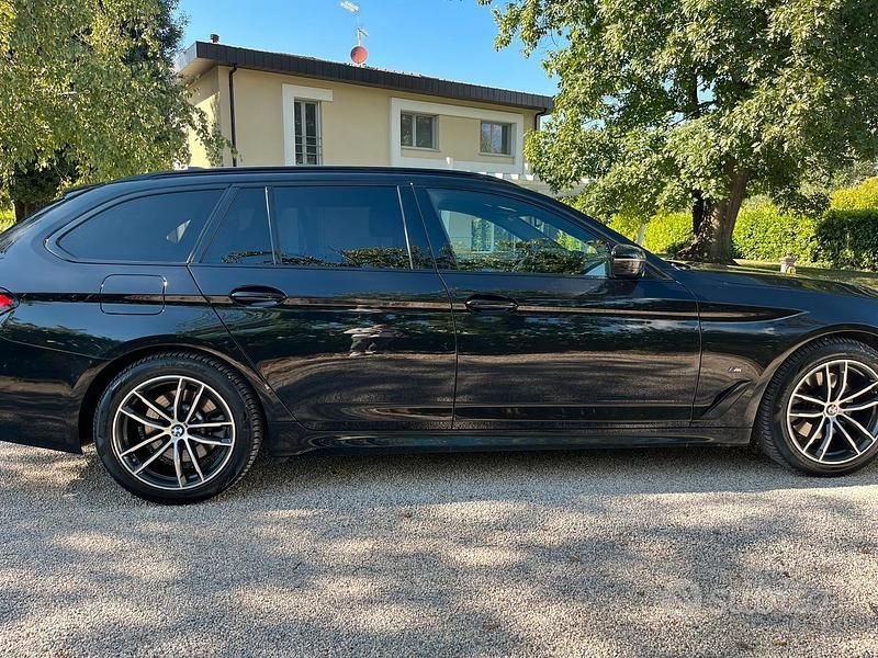 Usata BMW 520 M Sport 190 CV (139 kW) 2022 Nero Station wagon