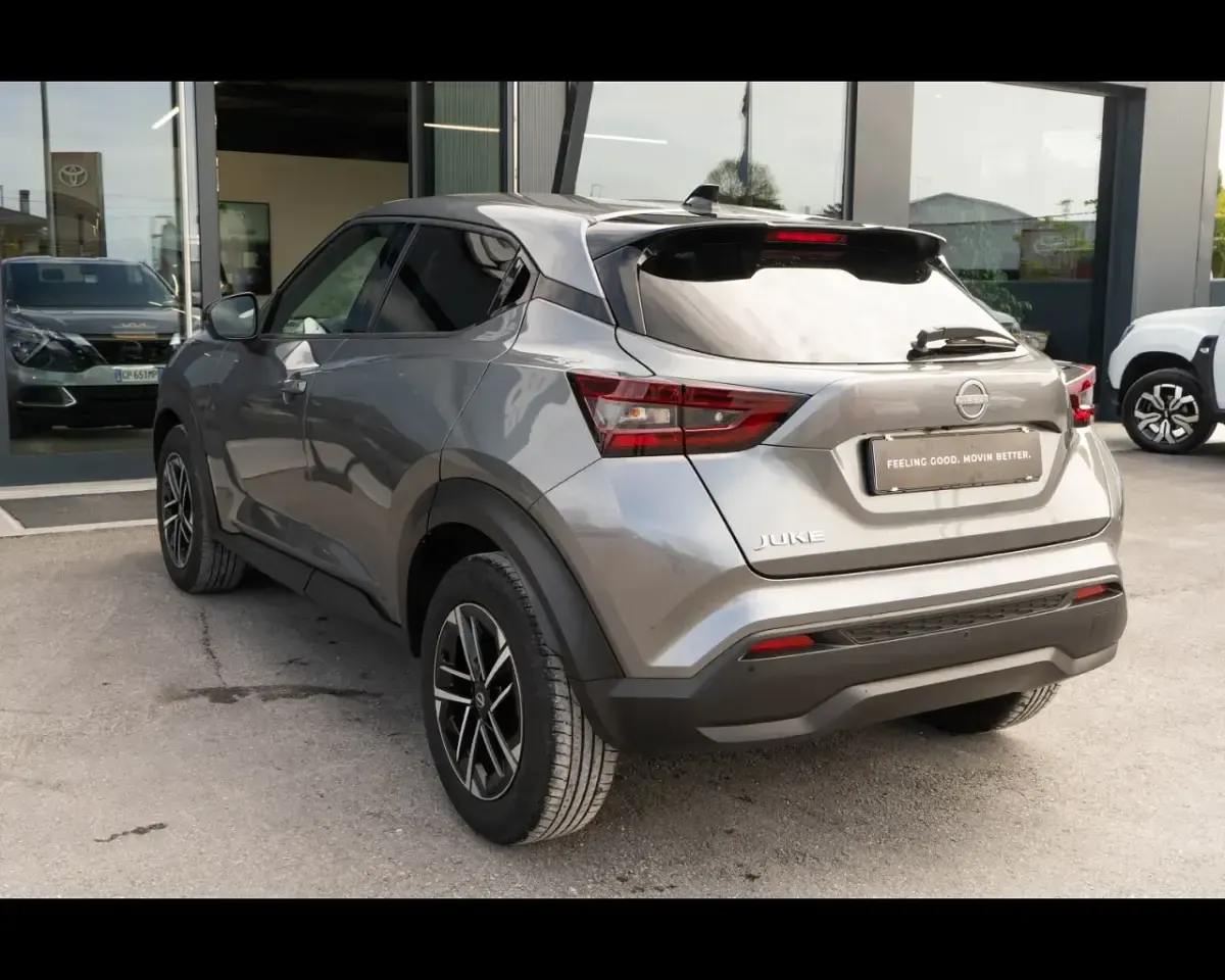 Usado Nissan Juke N-Connecta 114 CV (83 kW) 2025 Gris SUV