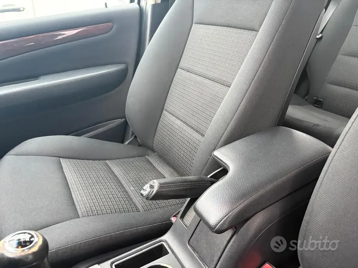 Usata Mercedes B200 140 CV (102 kW) 2008 Nero Monovolume