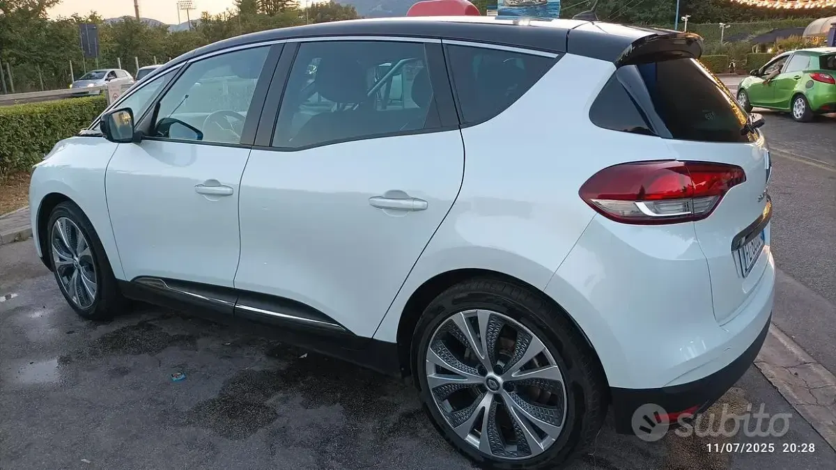 Usata Renault Scénic III 131 CV (96 kW) 2017 Bianco Monovolume