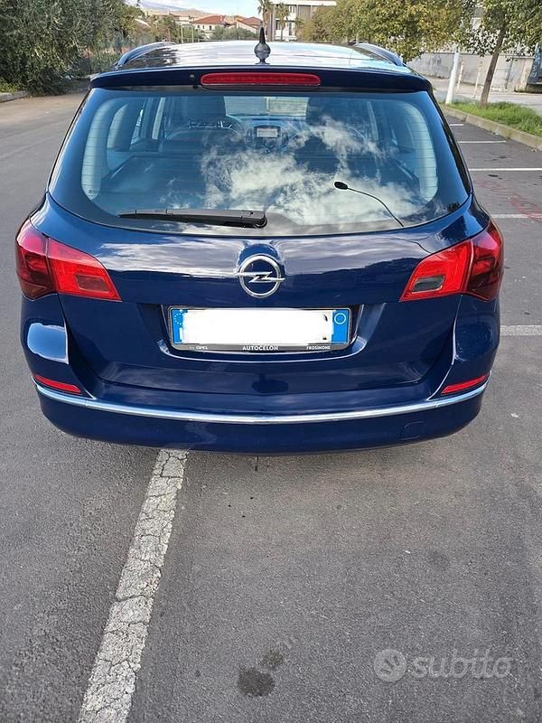 Usata Opel Astra Sport 2016 Blu Station wagon