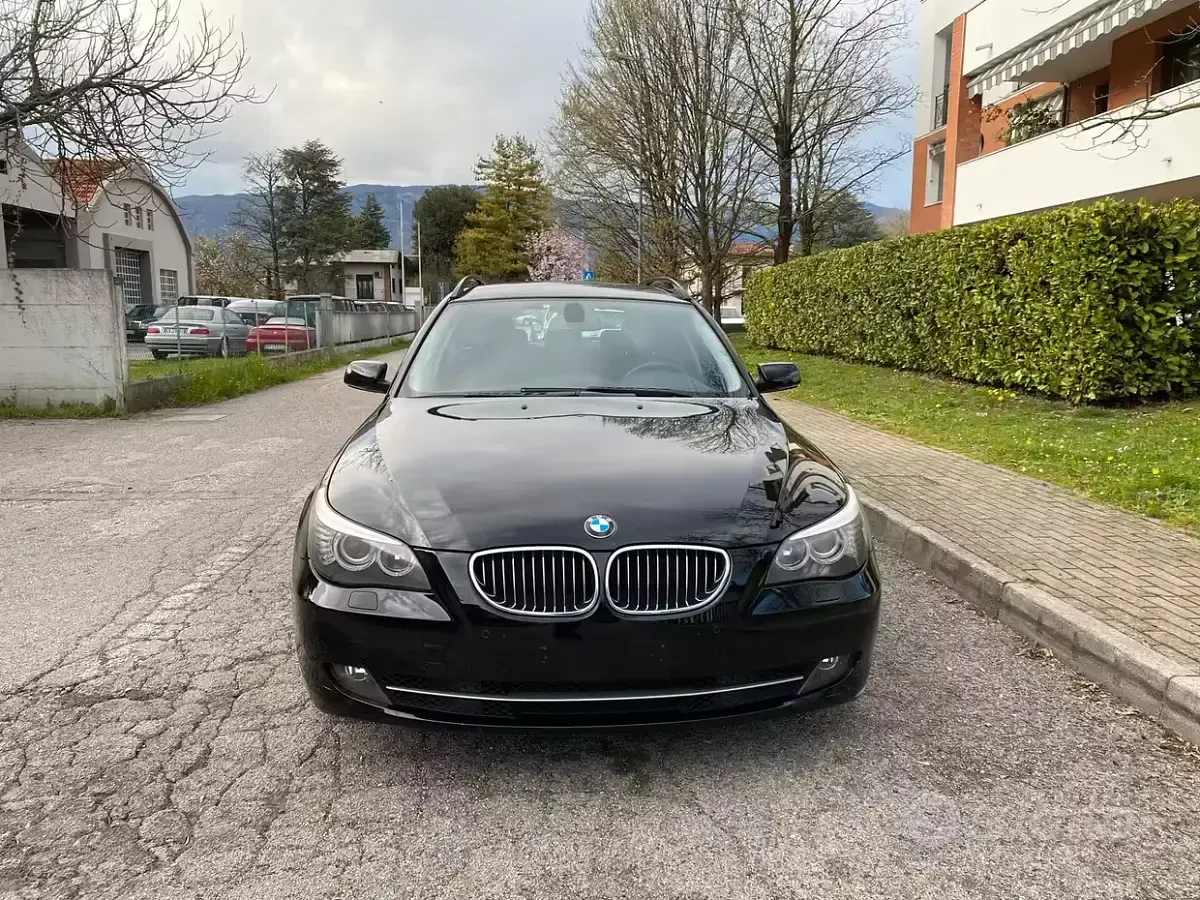 Usata BMW 525 197 CV (144 kW) 2007 Nero Station wagon