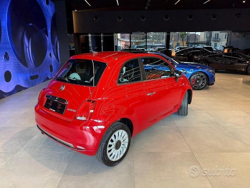 Usata Fiat 500 Dolcevita 70 CV (51 kW) 2023 Rosso metallizzato Utilitaria