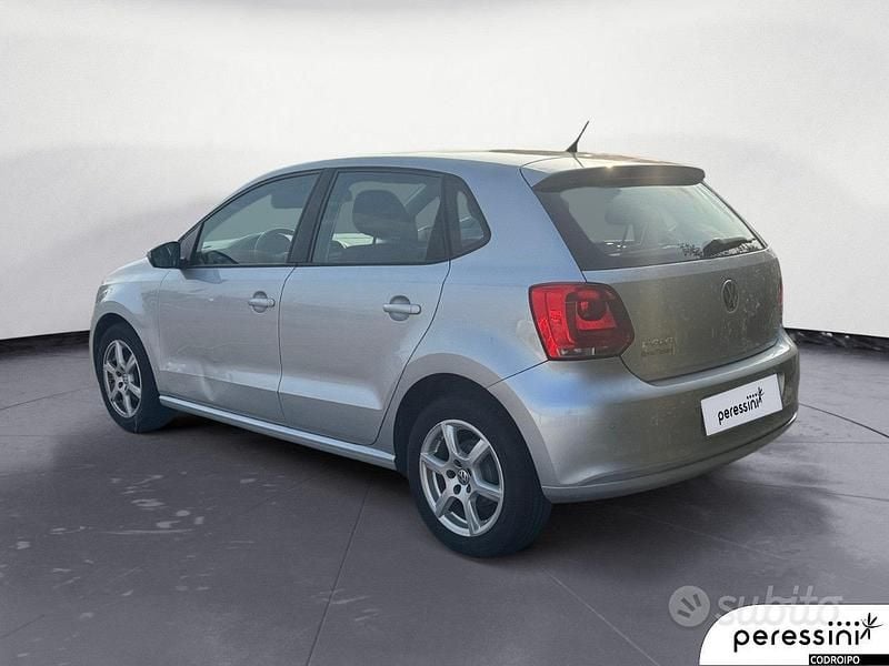 Käytetty VW Polo Sound 60 HP (44 kW) 2014 Harmaa Sedan