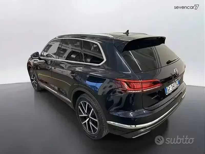 Usata VW Touareg Atmosphere 231 CV (169 kW) 2021 Bluazzurro SUV