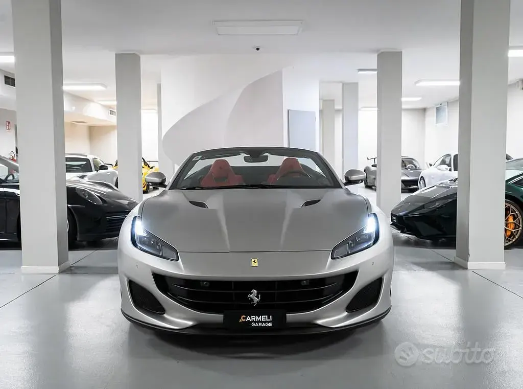 Usata Ferrari Portofino 600 CV (441 kW) 2019 Grigio Cabrio