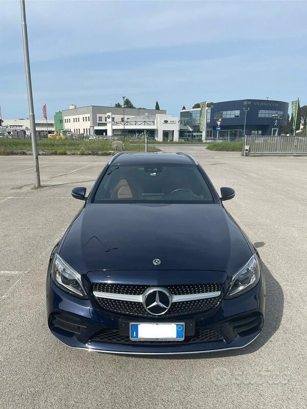 Usata Mercedes C220 Premium 194 CV (142 kW) 2019 Blu/azzurro Station wagon