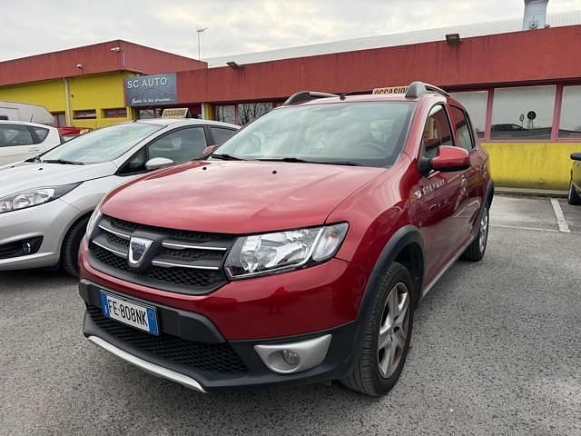 Usata Dacia Sandero Stepway 90 CV (66 kW) 2016 Rosso Berlina
