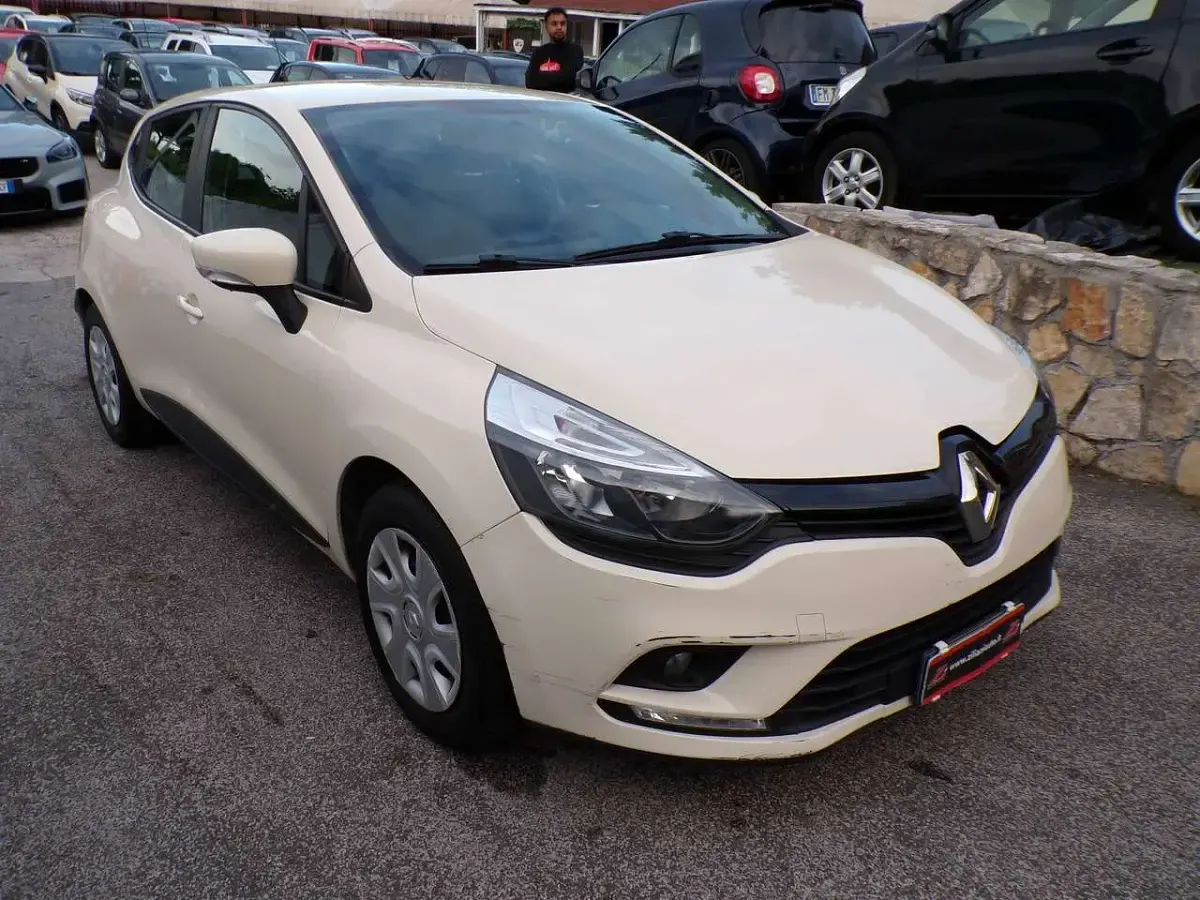 Usata Renault Clio IV 75 CV (55 kW) 2017 Beige Berlina