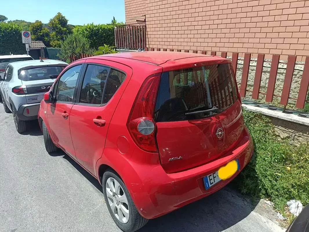 Usata Opel Agila Enjoy 86 CV (63 kW) 2010 Rosso Utilitaria