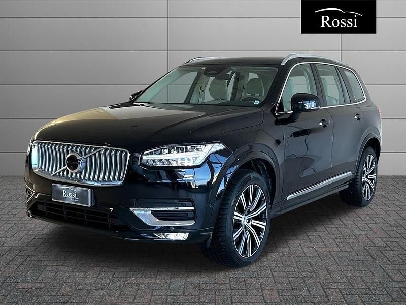 Nero metallizzato Usata 2022 Volvo XC90 Core SUV | 41.500 € (Buon prezzo) - Immagine 1/4