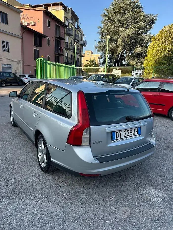Usata Volvo V50 R-Design 109 CV (80 kW) 2010 Grigio Station wagon