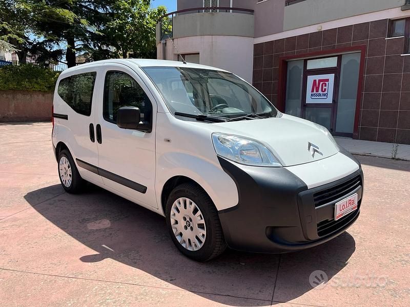 Bianco Usata 2013 Citroën Nemo Furgone | 4999 € (Buon prezzo) - Immagine 1/4