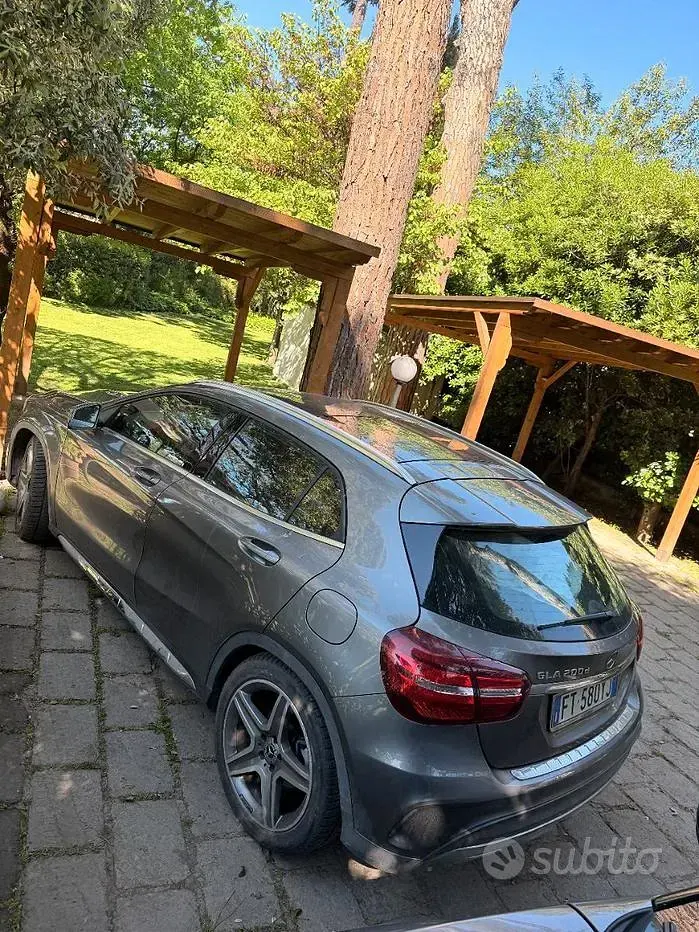Usata Mercedes GLA200 Premium 136 CV (100 kW) 2019 Grigio SUV