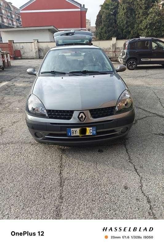 Usata Renault Clio II 75 CV (55 kW) 2002 Berlina