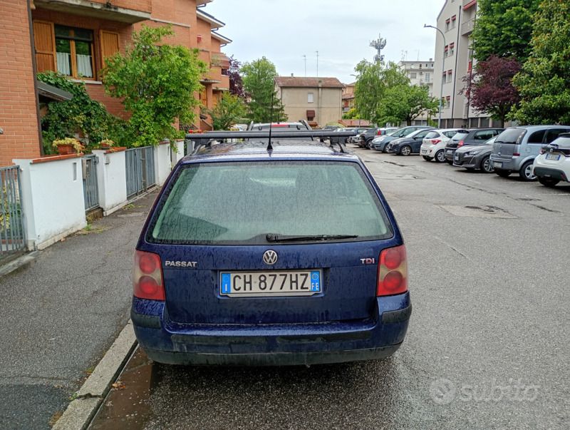 Blu Usata 2003 VW Passat Station wagon | 800 € - Immagine 1/4