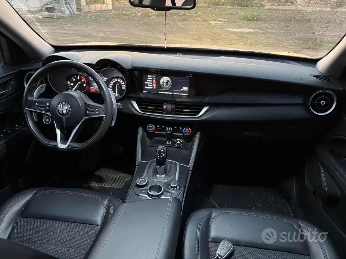 Usata Alfa Romeo Stelvio 190 CV (139 kW) 2019 Grigio SUV