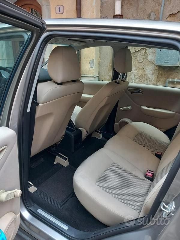 Usata Mercedes A160 2009 Grigio Berlina