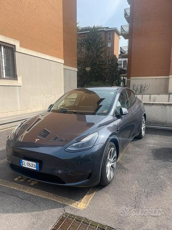 Usata Tesla Model Y Performance 378 kW (514 CV) 2022 Grigio SUV