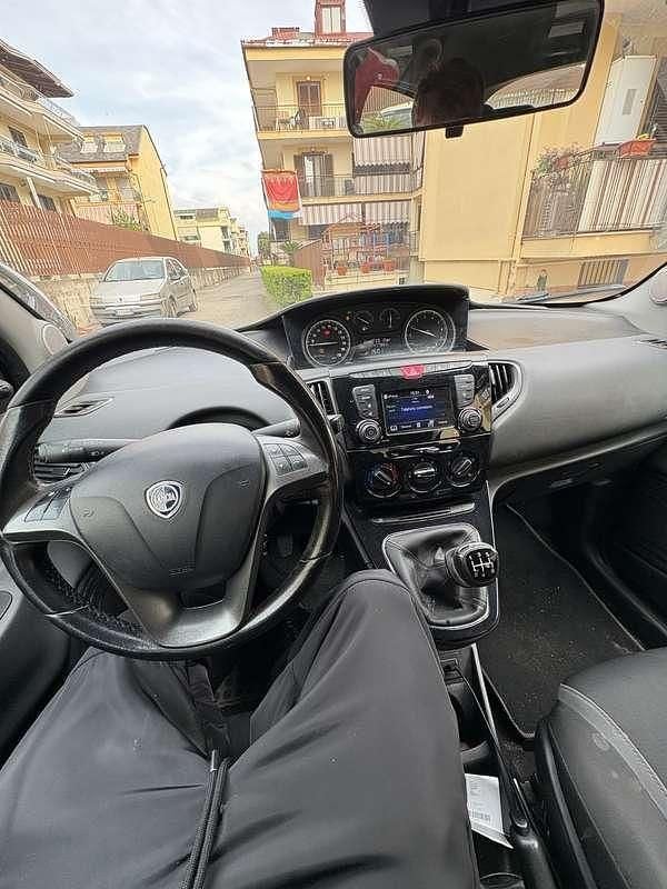 Usata Lancia Zeta 133 CV (97 kW) 2015 Monovolume