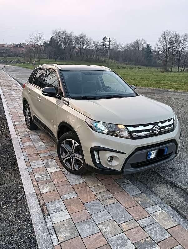 Beige Usata 2017 Suzuki Vitara SUV | 13.500 € (Cara) - Immagine 1/4