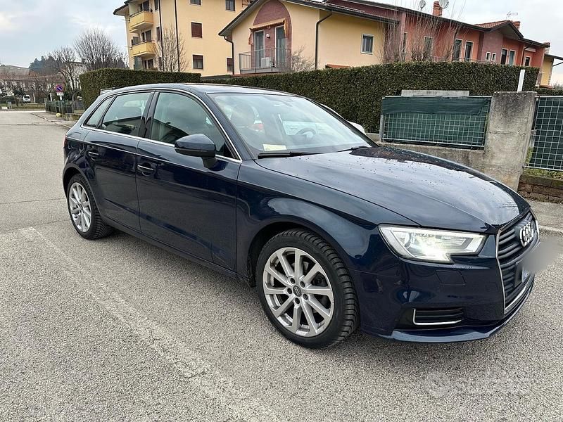 Usata Audi A3 Design 116 CV (85 kW) 2017 Blu Berlina