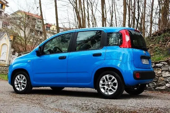 Usata Fiat Panda Lounge 95 CV (69 kW) 2017 Blu Utilitaria