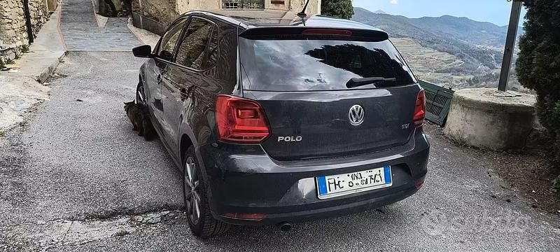 Usata VW Polo Highline 90 CV (66 kW) 2016 Grigio Berlina