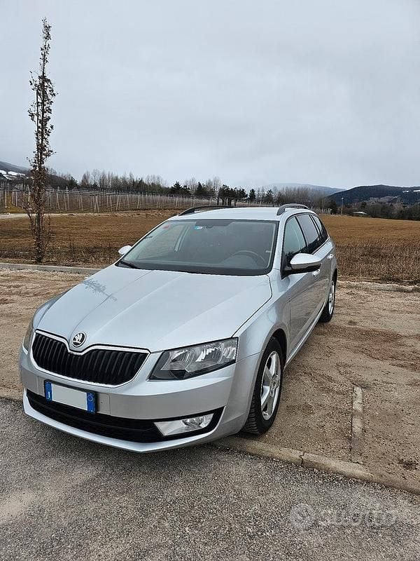 Usata Skoda Octavia Ambition 150 CV (110 kW) 2014 Grigio Utilitaria