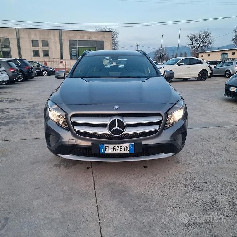 Usata Mercedes GLA180 Premium 109 CV (80 kW) 2017 Grigio SUV