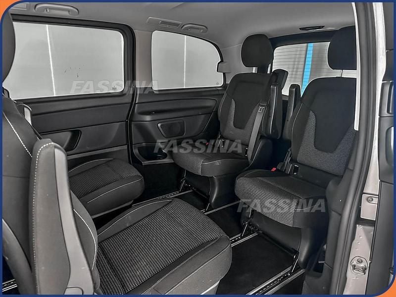 Usado Mercedes V220 Executive 163 CV (119 kW) 2022 Plateado Monovolumen