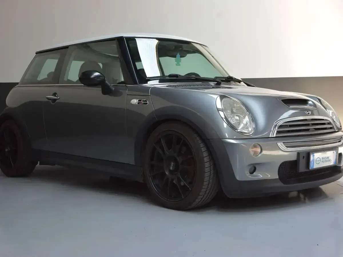 Usata Mini Cooper S 163 CV (119 kW) 2003 Dark silver Utilitaria