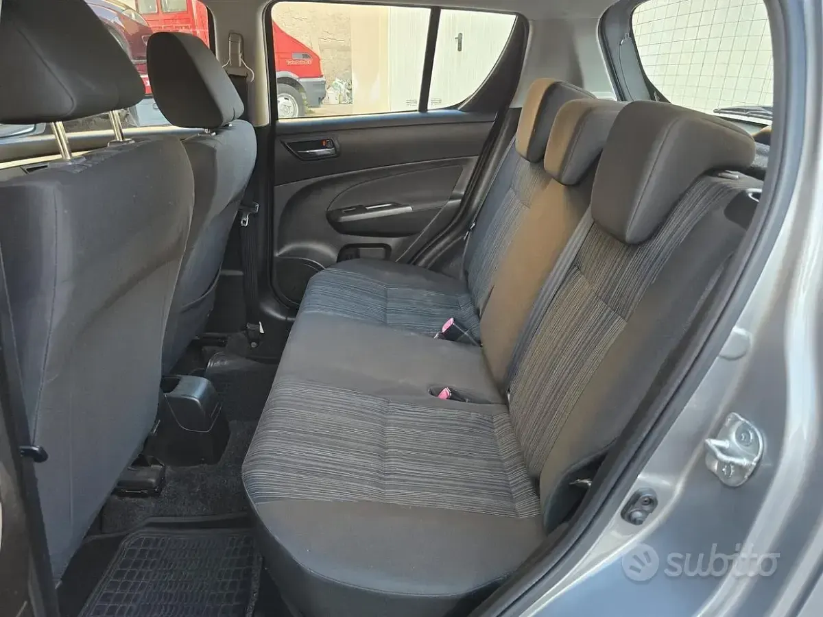Usata Suzuki Swift Cool 75 CV (55 kW) 2014 Grigio Utilitaria