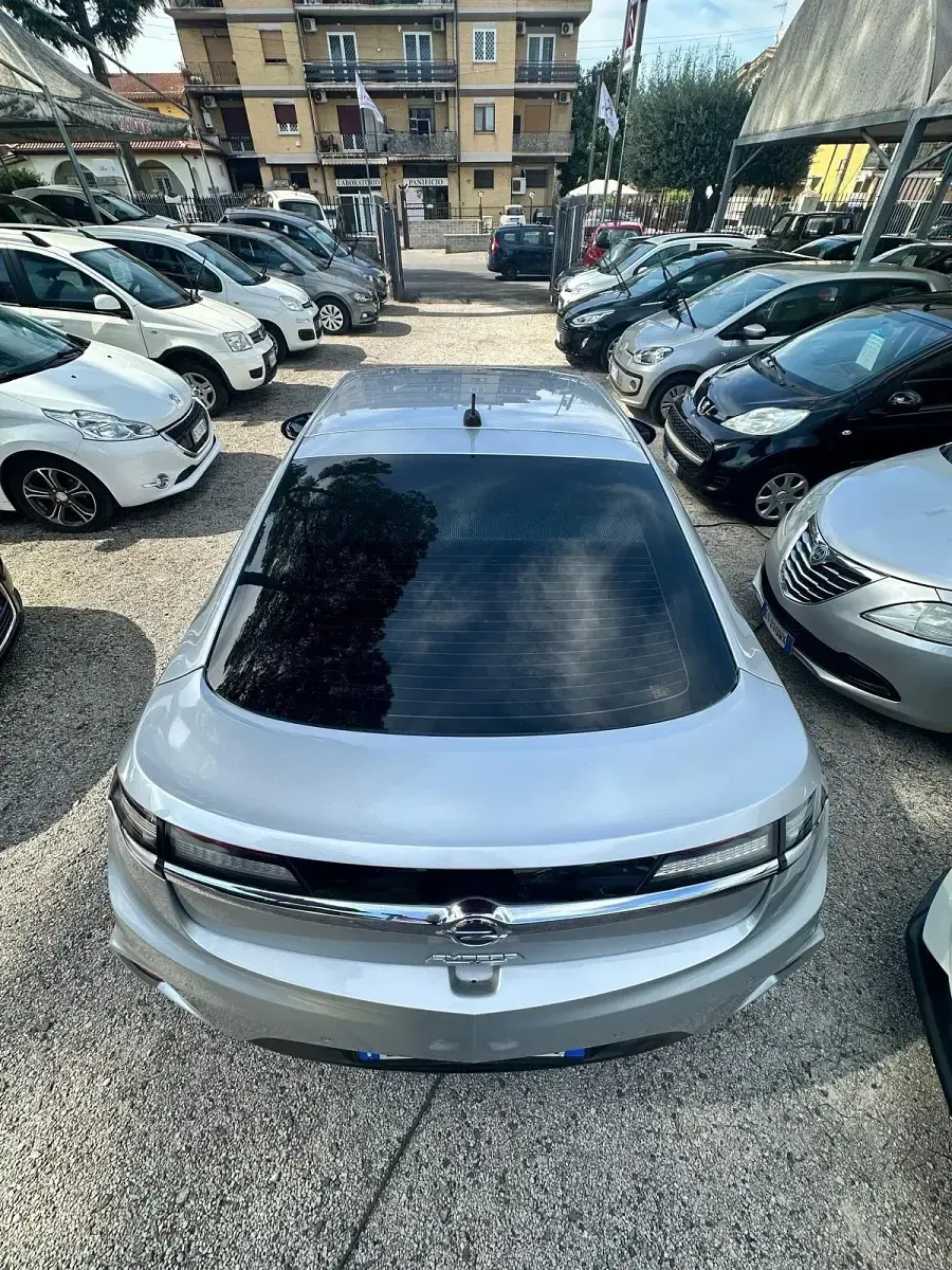 Usata Opel Ampera 85 CV (62 kW) 2012 Argento Utilitaria