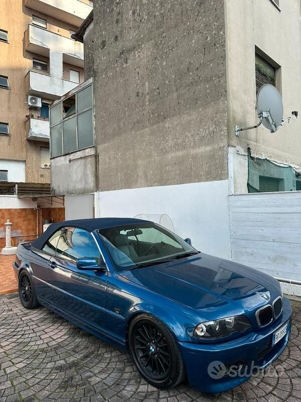 Usata BMW 318 Cabriolet 150 CV (110 kW) 2001 Blu Cabrio