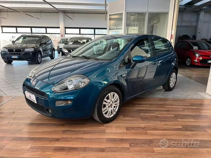 Usata Fiat Punto Lounge 95 CV (69 kW) 2014 Blu Utilitaria