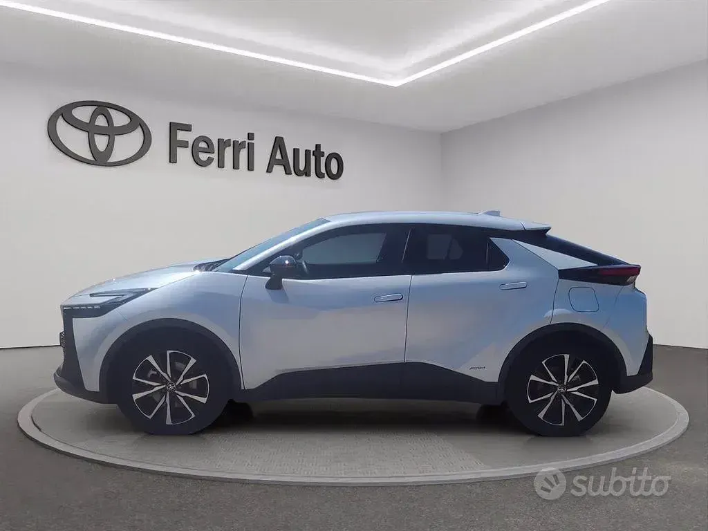 Usata Toyota C-HR Trend 198 CV (145 kW) 2025 Bianco SUV