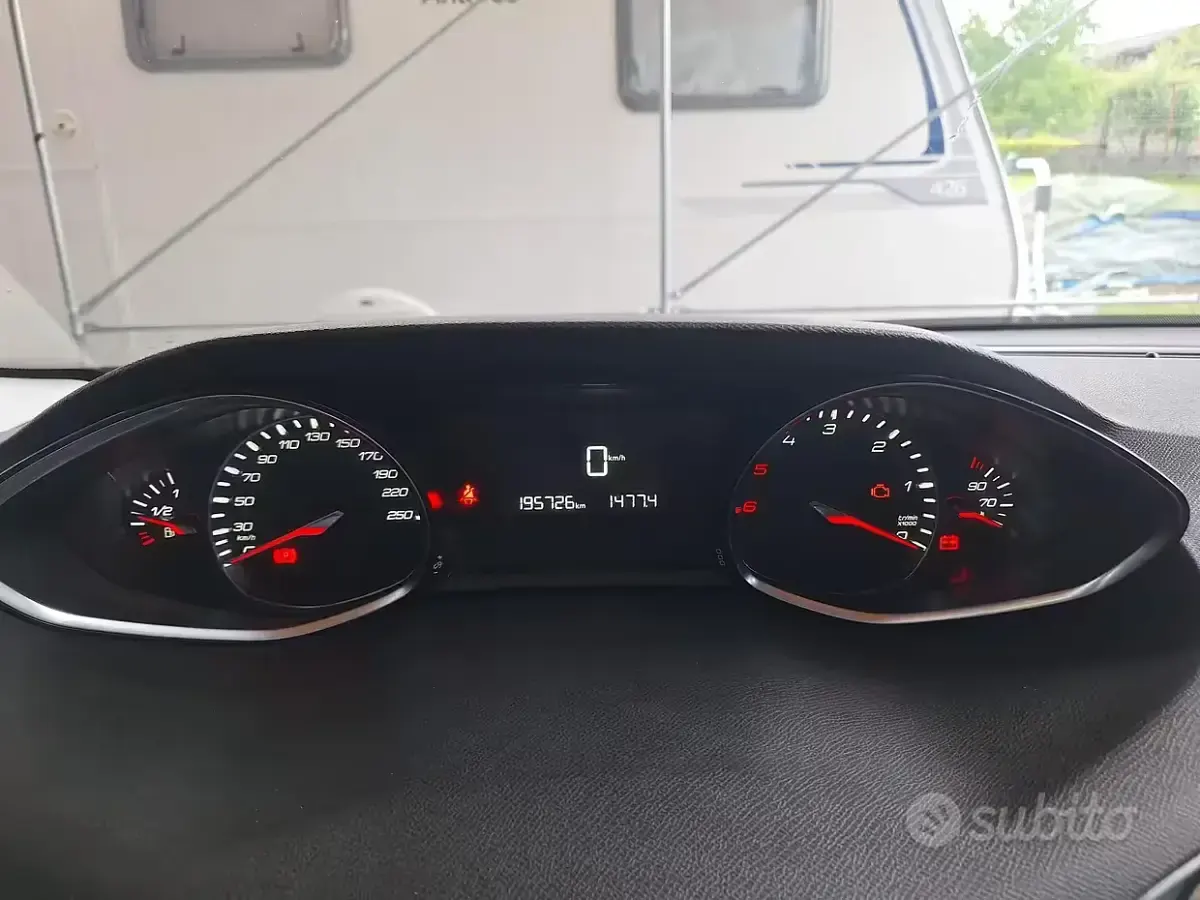 Usata Peugeot 308 SW 116 CV (85 kW) 2014 Nero Station wagon