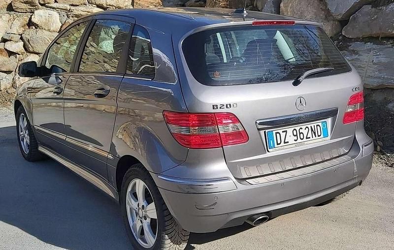 Usata Mercedes B200 Chrome 140 CV (102 kW) 2010 Monovolume