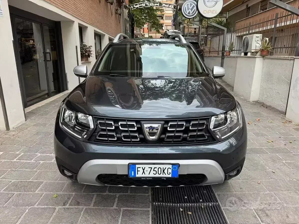 Usata Dacia Duster Prestige 114 CV (83 kW) 2019 Grigio SUV