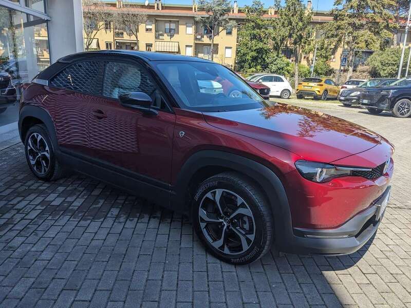 Begagnad Mazda MX30 Makoto 73 HK (53 kW) 2024 Röd SUV