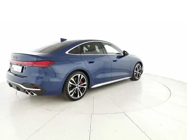 Nuova Audi A5 Sportback Ambiente 367 CV (269 kW) 2025 Blu ascari metallizzato Utilitaria