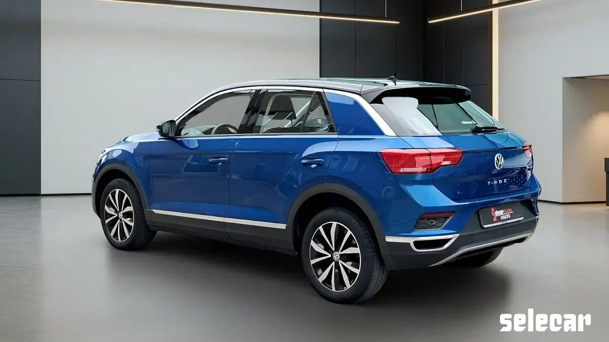 Usata VW T-Roc Advance 116 CV (85 kW) 2018 Blu ravenna metallizzato nero SUV