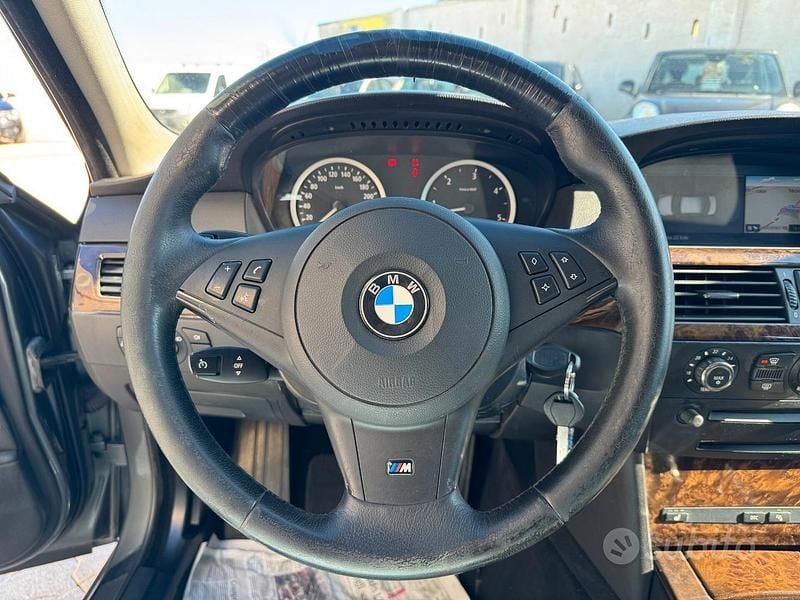 Usata BMW 530 M Sport 211 CV (155 kW) 2005 Grigio Berlina